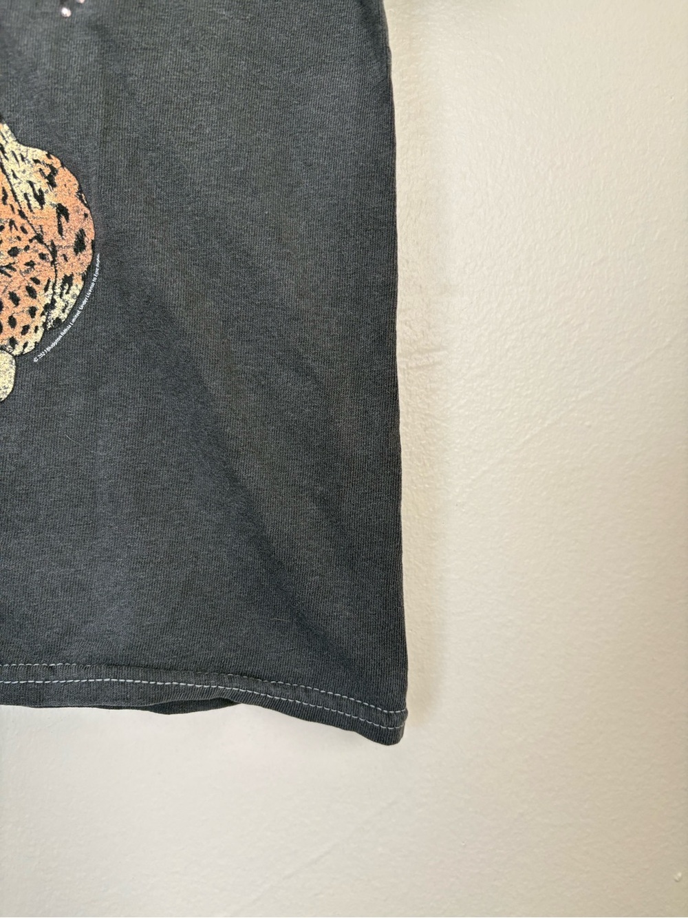 Def Leppard Band Graphic Tee Leopard and Rhinestone Size XS - Picture 6 of 13